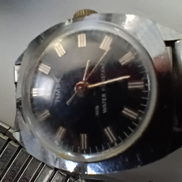 Timex Silver and Gold Men's Watches - Picture 5 of 7